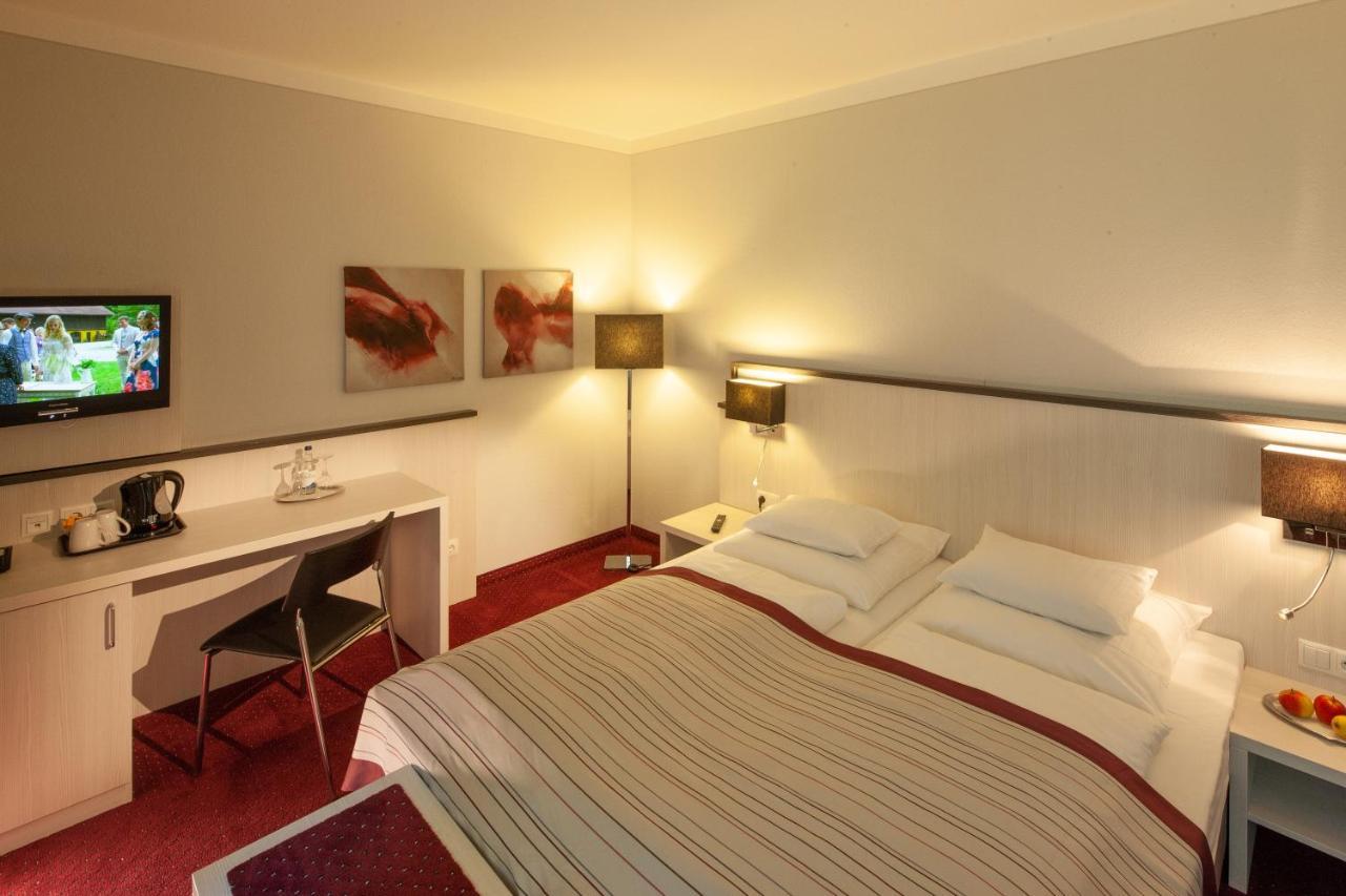 Hotel Bergers Airporthotel Memmingen 3*